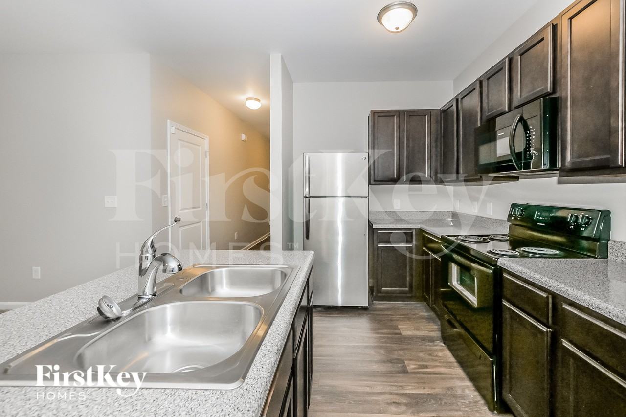 27 Trotter Ct - Photo 6 of 16