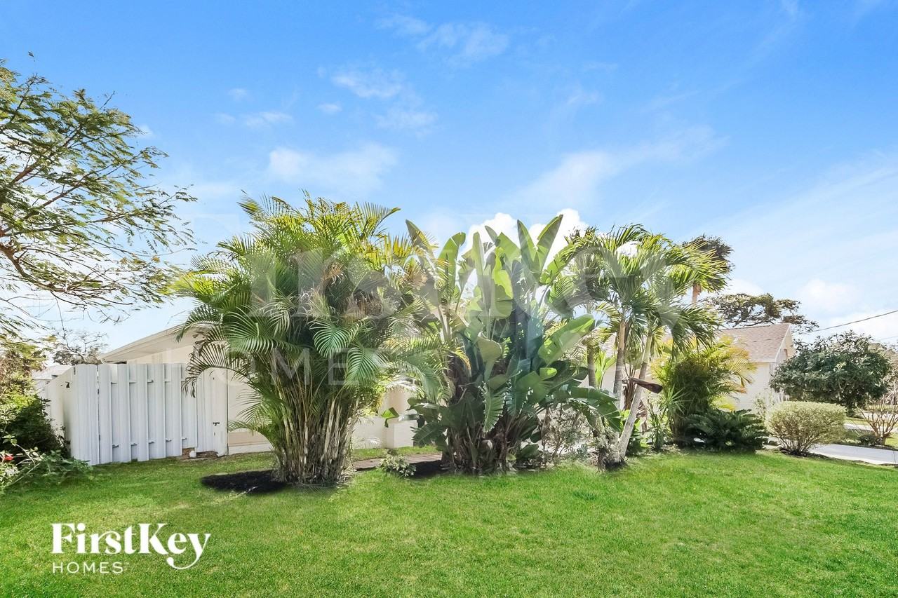 3342 Cunliffe Rd - Photo 2 of 16