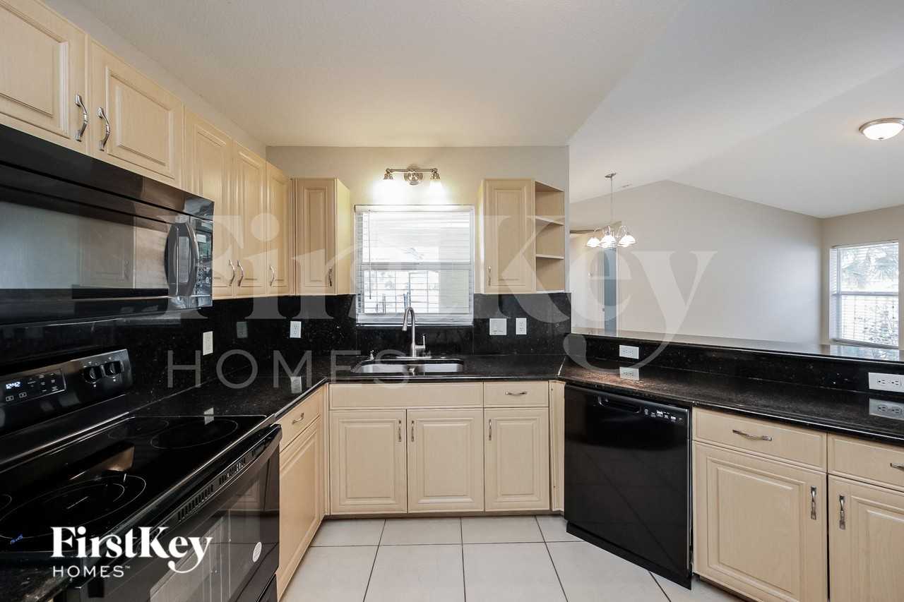 3342 Cunliffe Rd - Photo 7 of 16