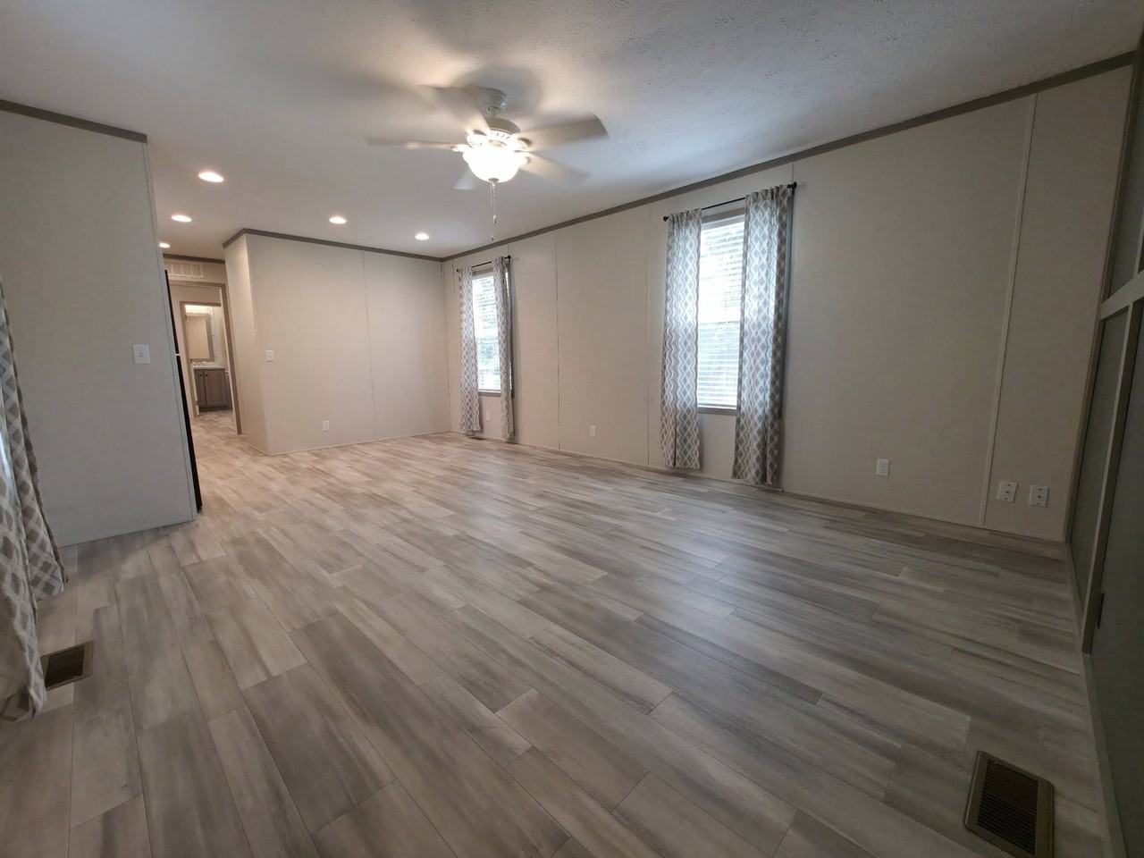 1308 W Arlington Ave #34 - Photo 5 of 27