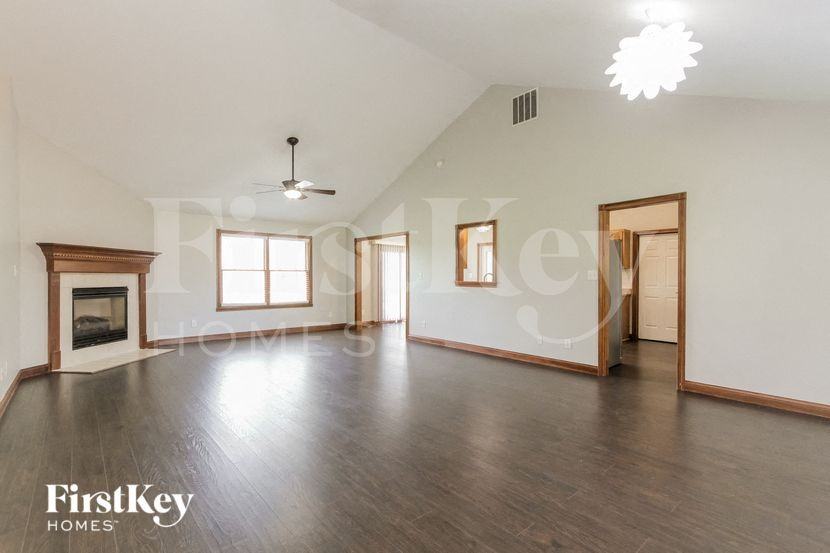 169 Meadows Ct - Photo 2 of 15