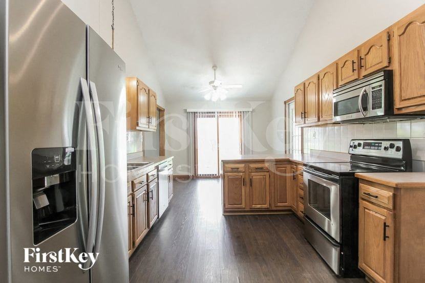 169 Meadows Ct - Photo 5 of 15