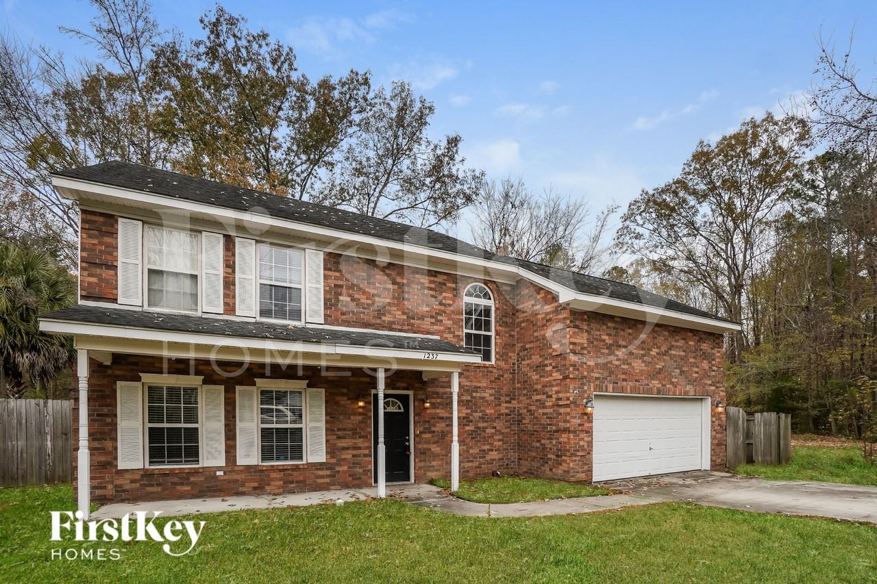 1237 Saylors Ave - Photo 2 of 19