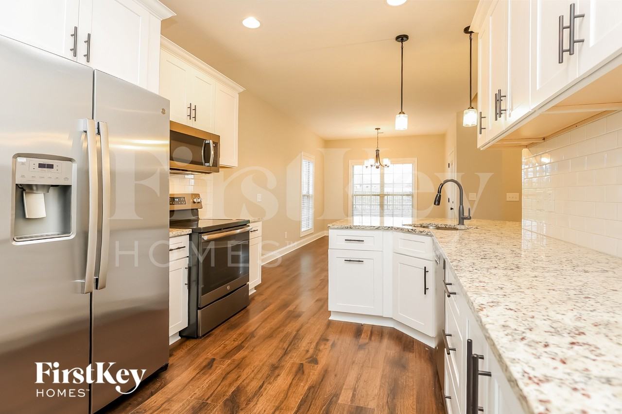 784 Jersey Dr - Photo 6 of 15