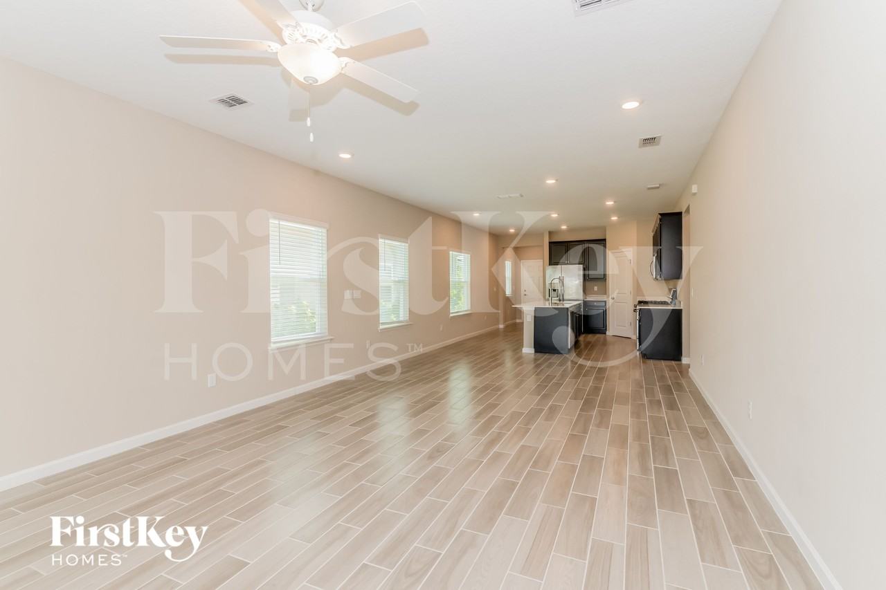 512 Tynes Blvd - Photo 3 of 15