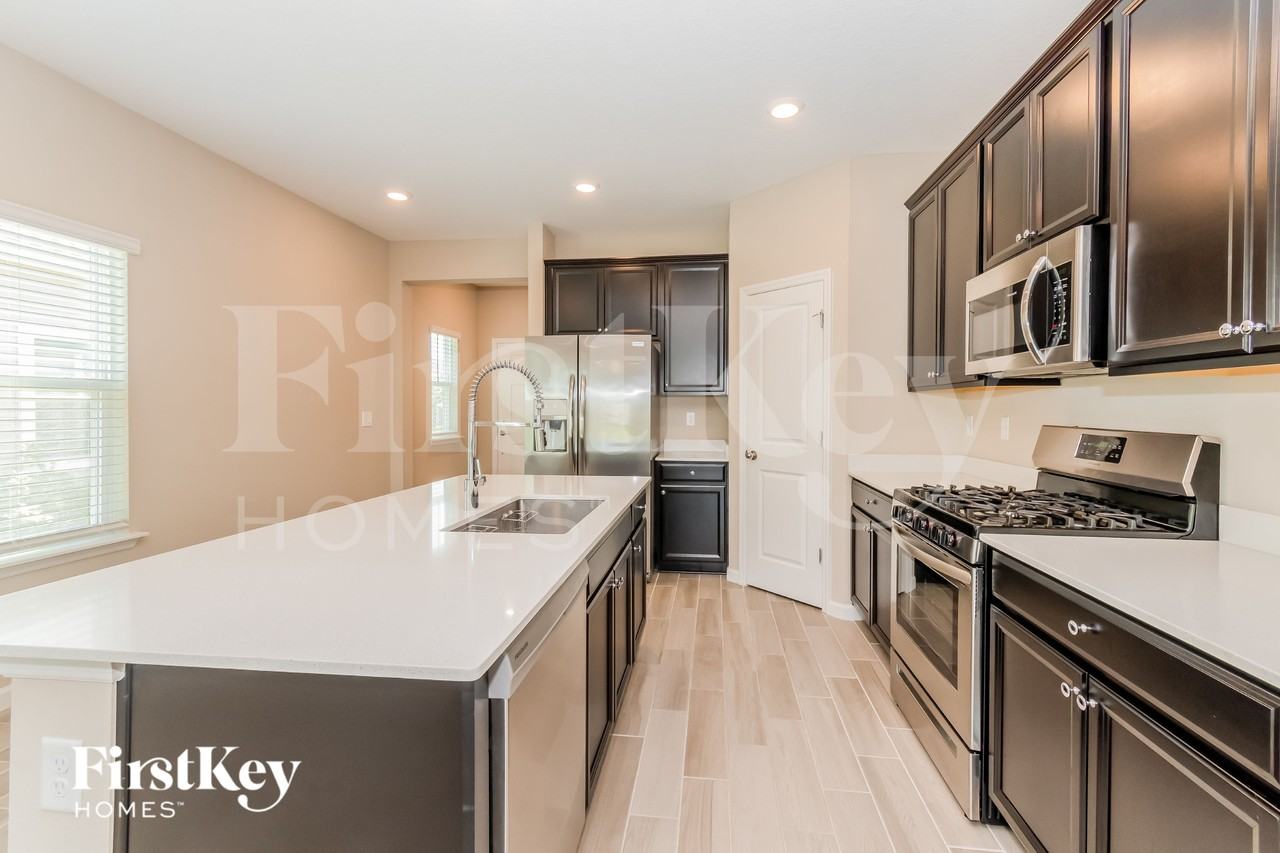 512 Tynes Blvd - Photo 5 of 15