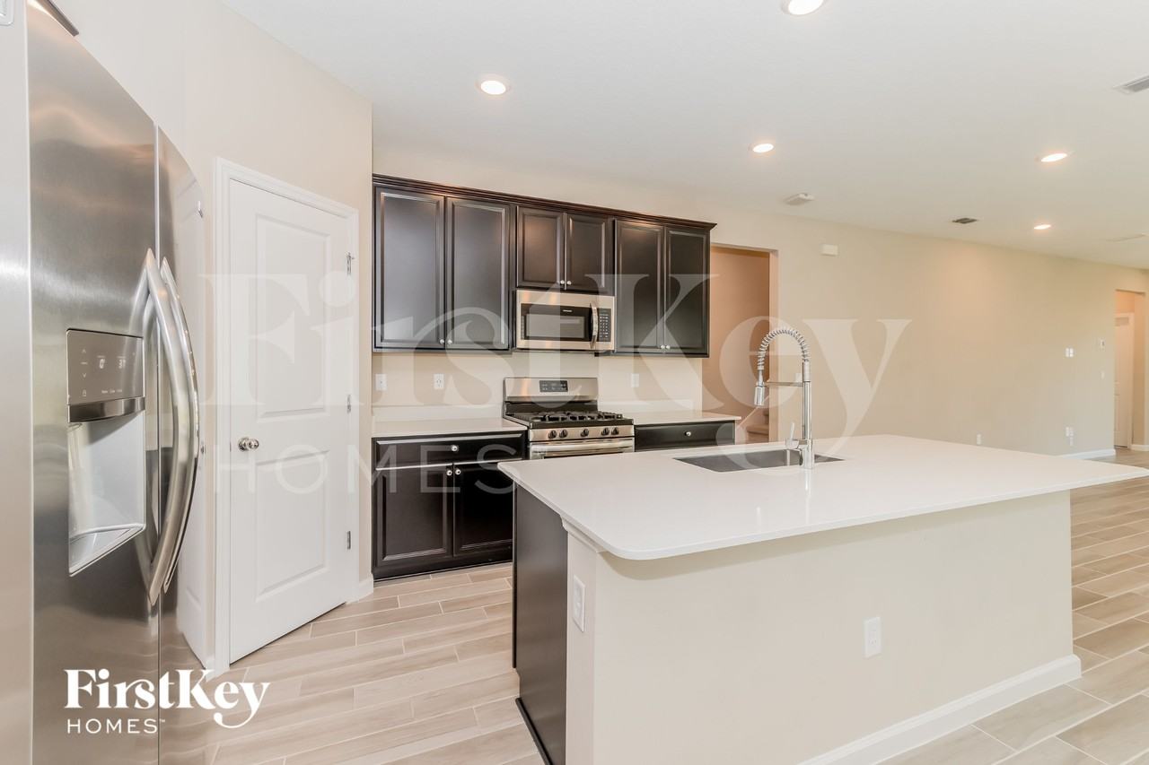 512 Tynes Blvd - Photo 6 of 15