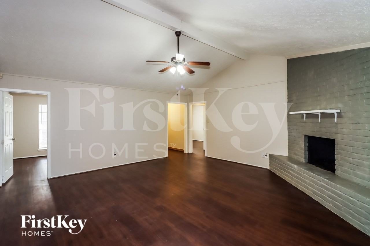 17538 Bonnie Sean Dr - Photo 3 of 15