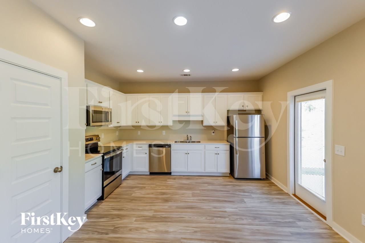 148 Lakewood Ln - Photo 6 of 15