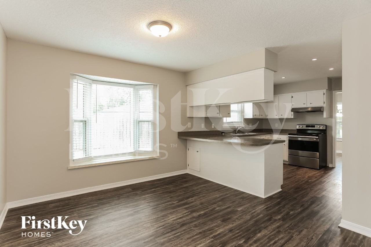 800 Driftwood Place - Photo 7 of 15