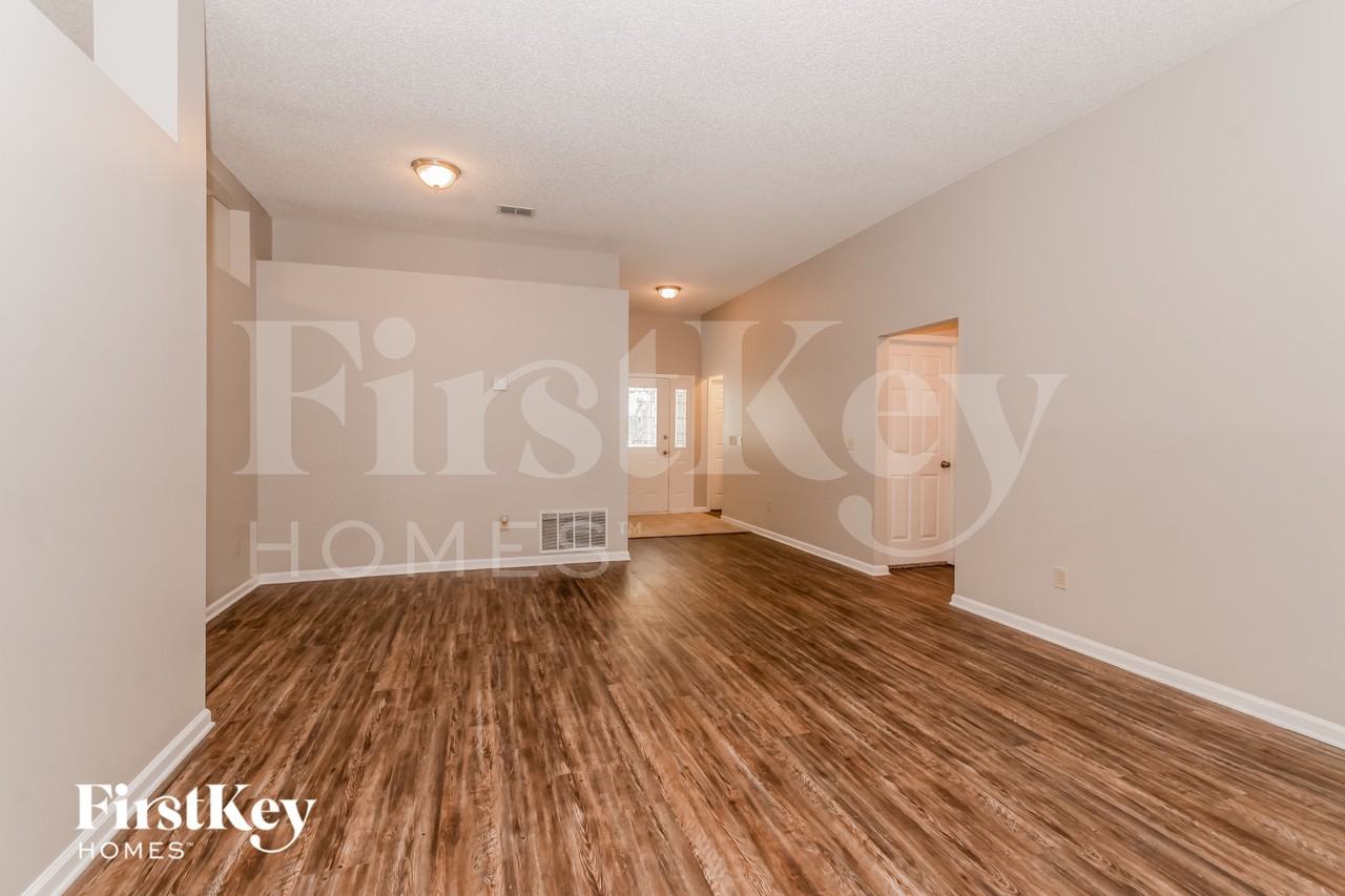 12187 Silver Saddle Drive - Photo 3 of 15