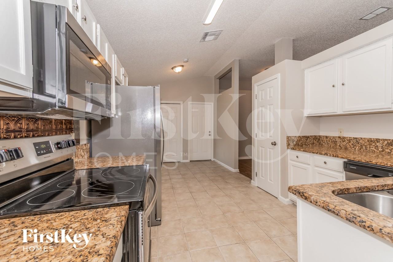 12187 Silver Saddle Dr - Photo 4 of 15