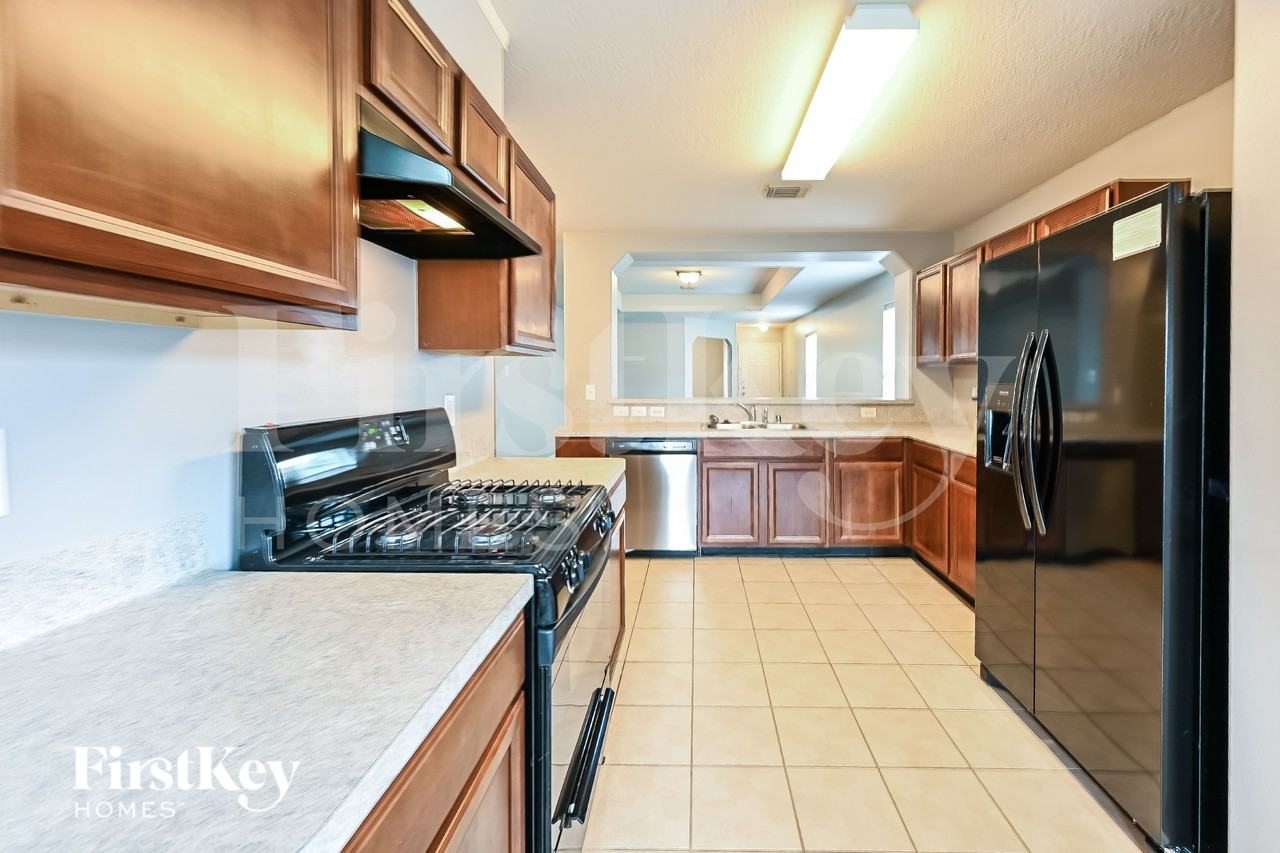 19207 Desert Moon Dr - Photo 7 of 15