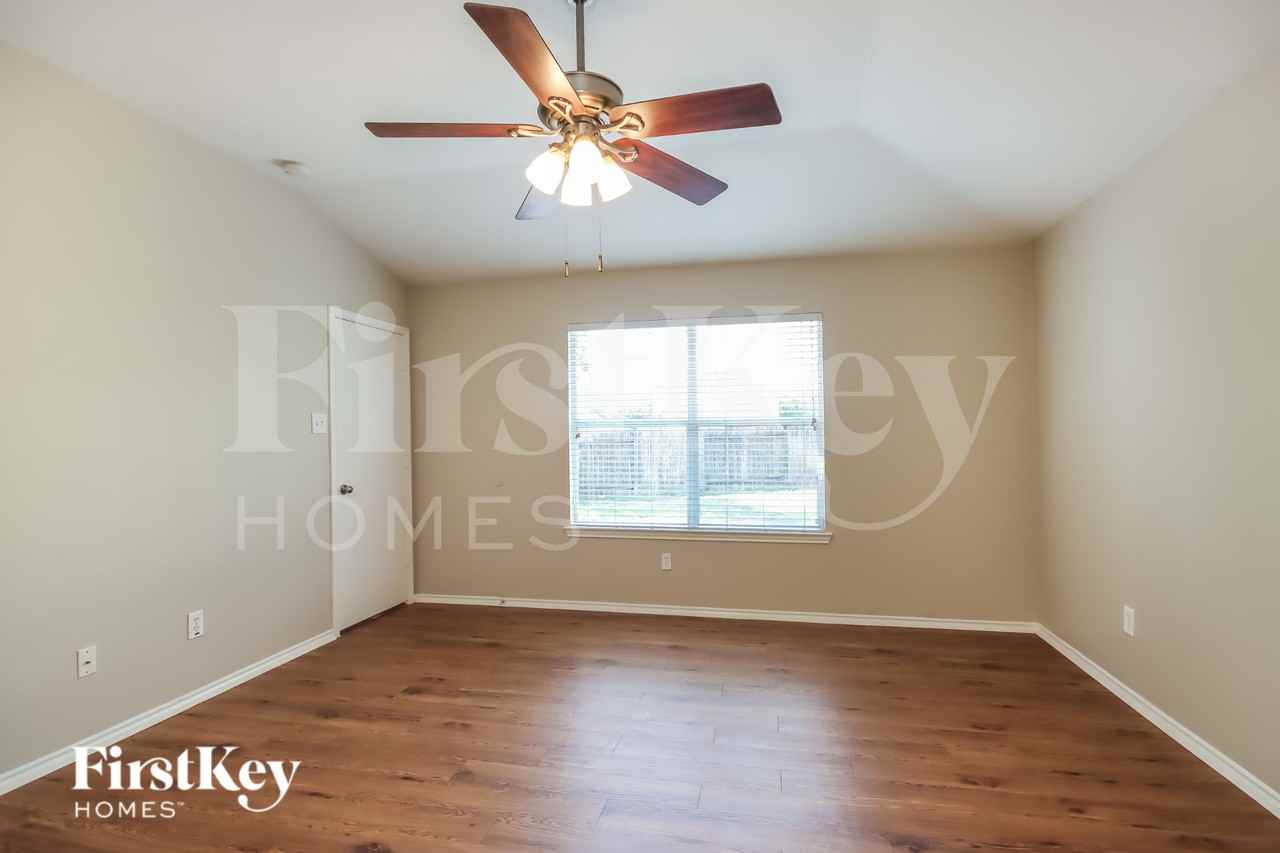 17903 Seco Creek Ln - Photo 7 of 15