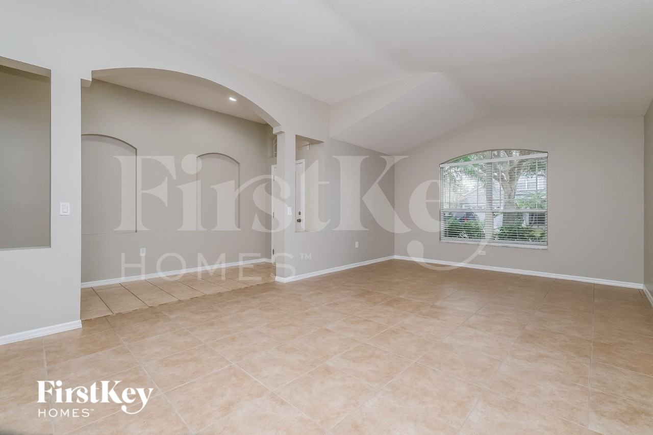 10107 Arbor Run Drive - Photo 2 of 15