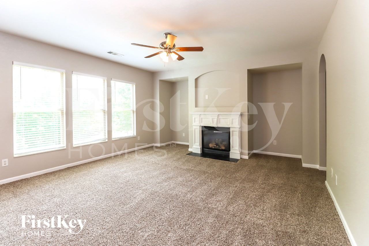 7517 Watson Cir - Photo 3 of 15