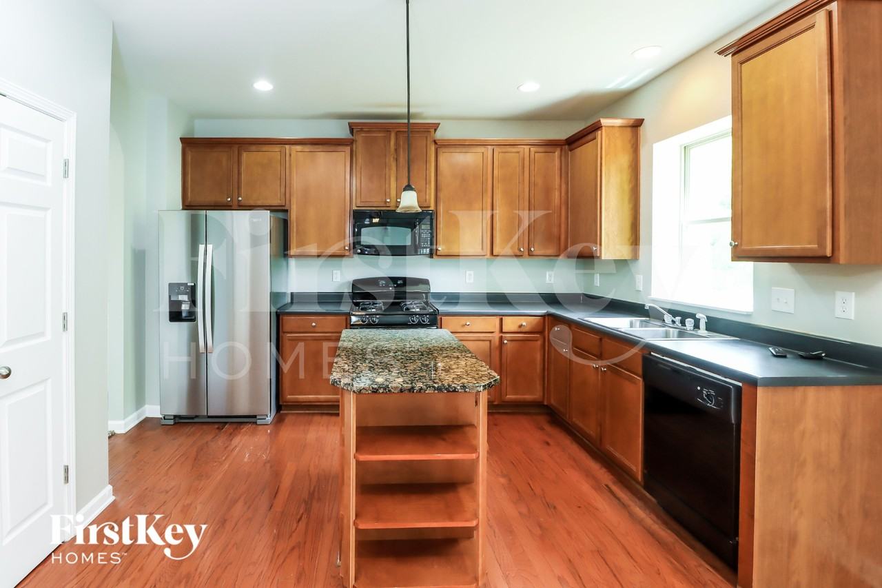 7517 Watson Cir - Photo 5 of 15