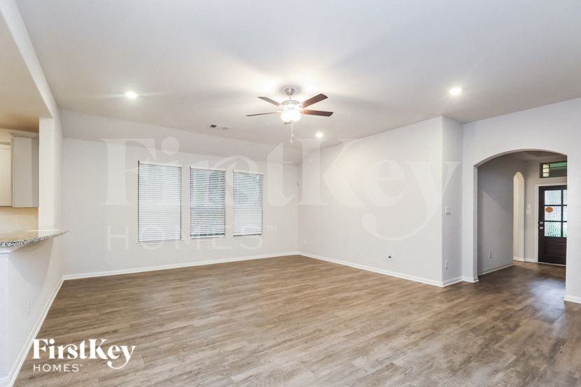 6445 Rolling Hills Rd - Photo 4 of 17