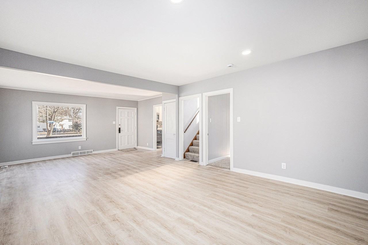 2156 Washington Circle - Photo 2 of 11