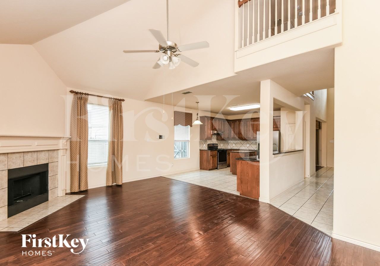 1104 Sawmill Pass Ct - Photo 4 of 15