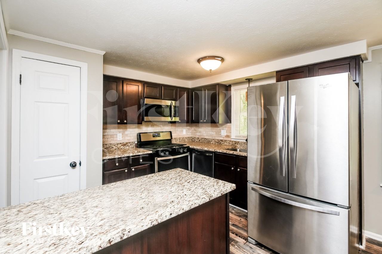 3548 Birchwood Dr - Photo 4 of 15