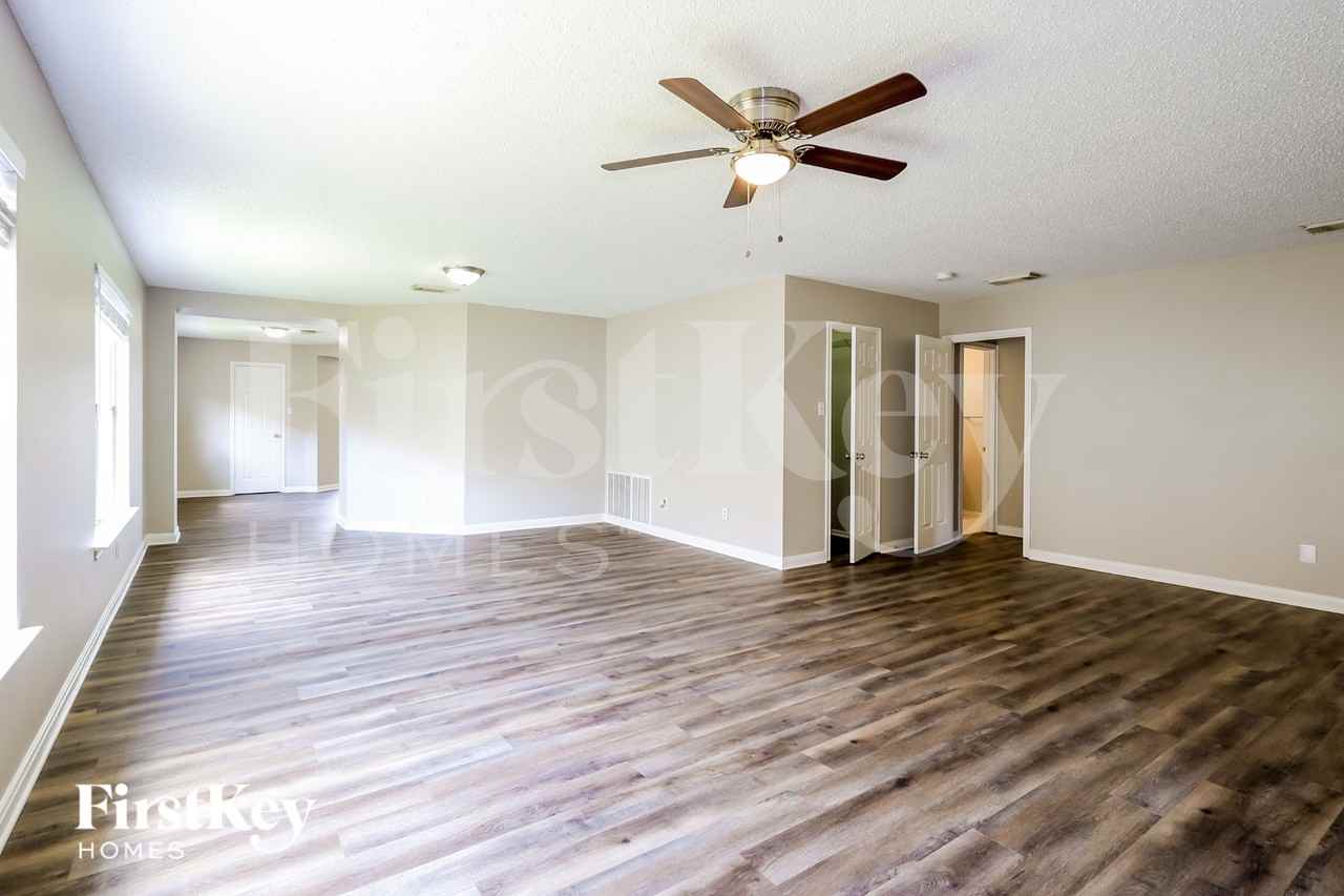 5415 Colton Crk - Photo 3 of 15