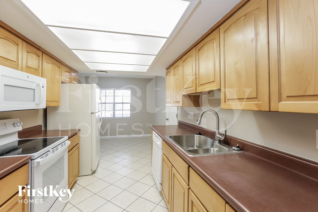 1170 W Nopal Pl - Photo 6 of 15