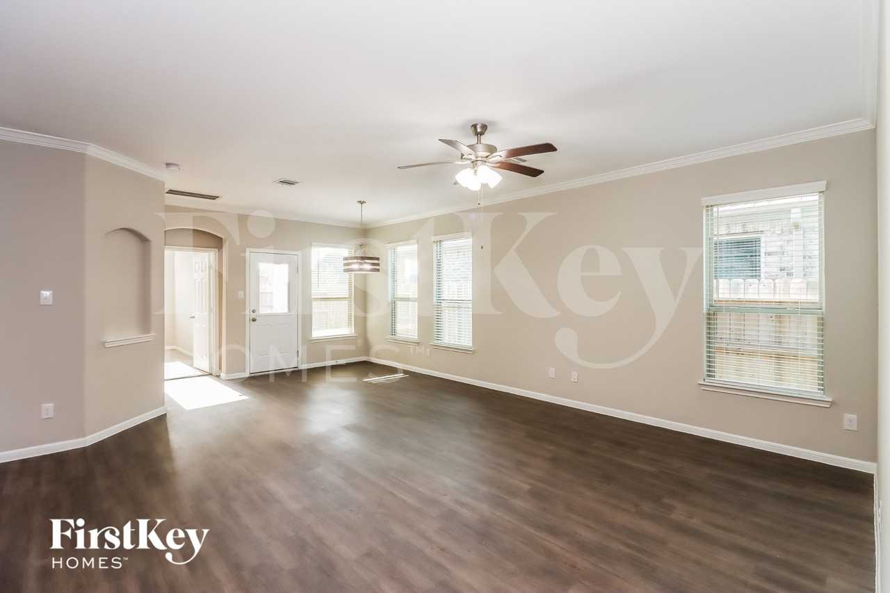 2201 Windy Grove Dr - Photo 3 of 15