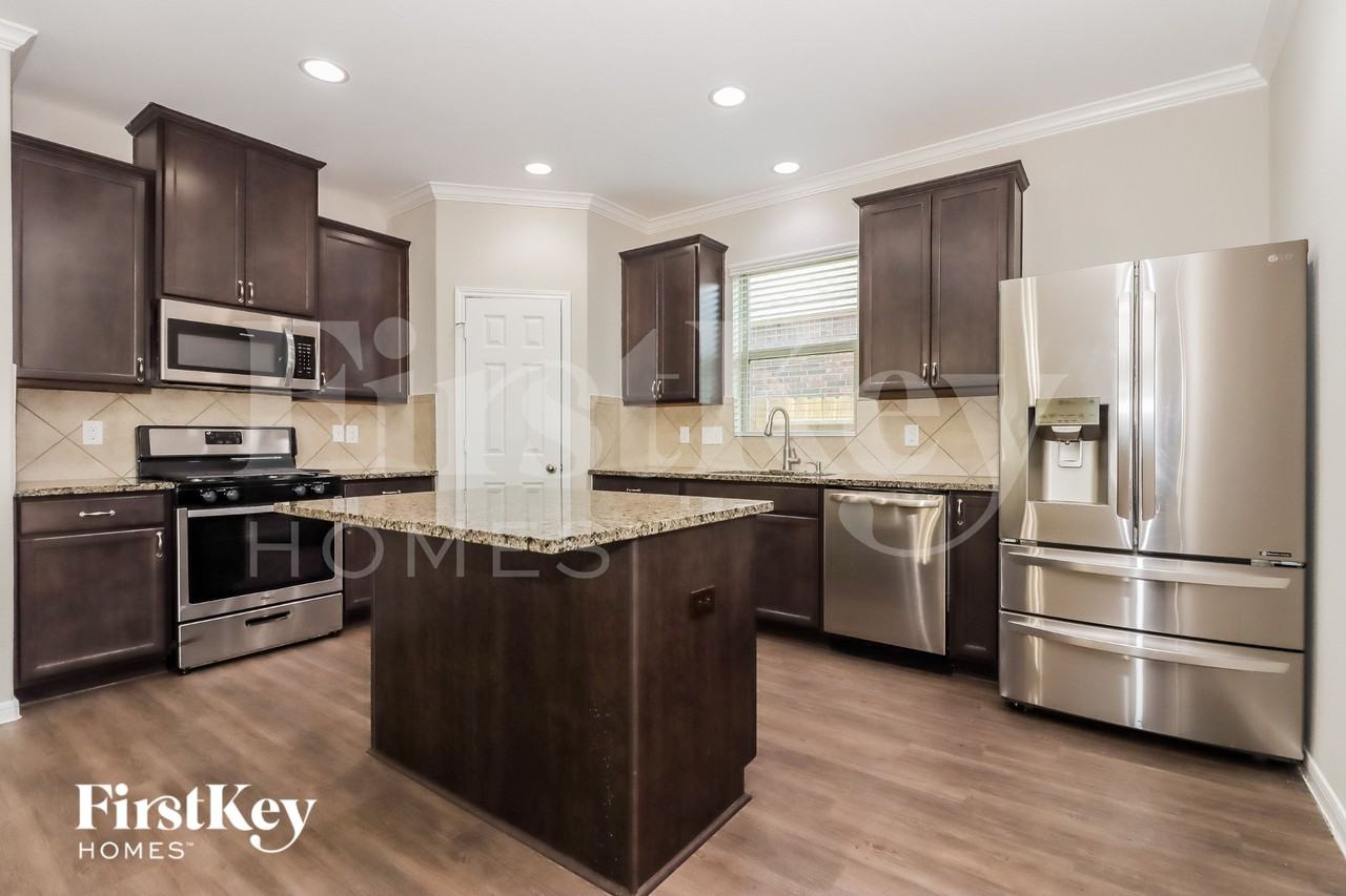 2201 Windy Grove Dr - Photo 5 of 15