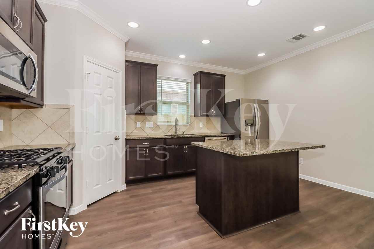 2201 Windy Grove Dr - Photo 6 of 15