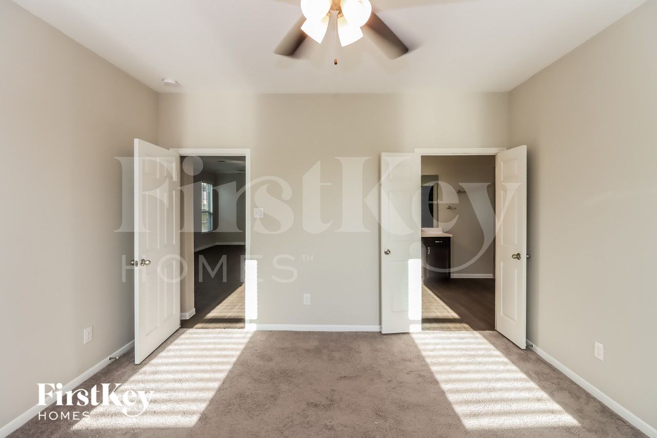 2201 Windy Grove Dr - Photo 7 of 15