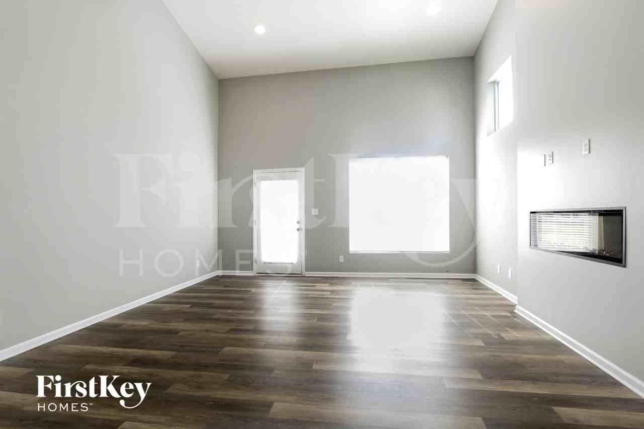 8044 Borland Dr - Photo 6 of 15