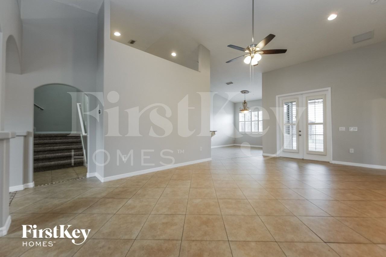 10139 Yonaomi Circle - Photo 3 of 15