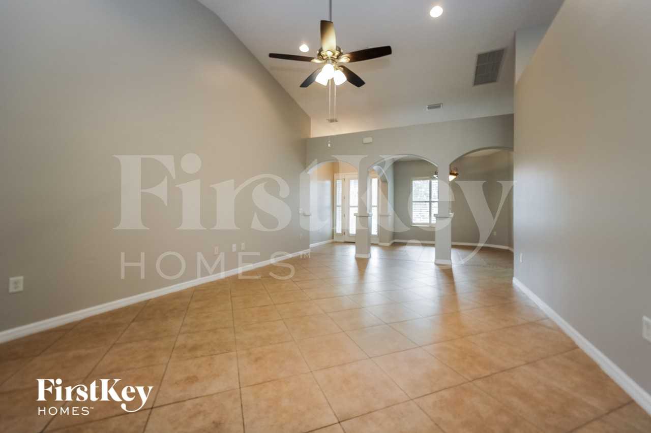 10139 Yonaomi Circle - Photo 4 of 15