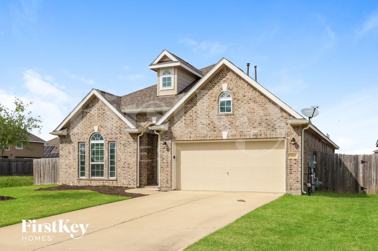 1500 Foshee Ct - Photo 2 of 15