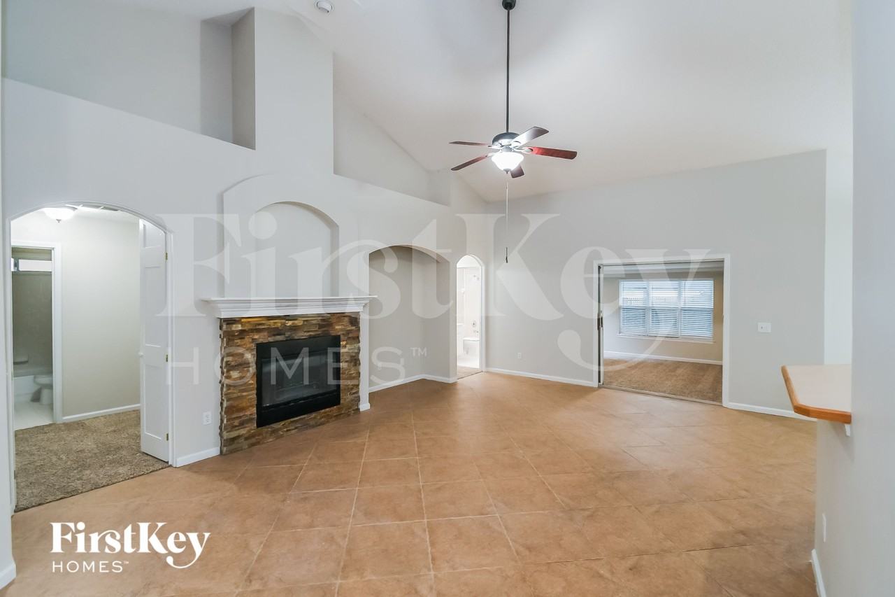 1566 Walnut Creek Drive - Photo 4 of 18