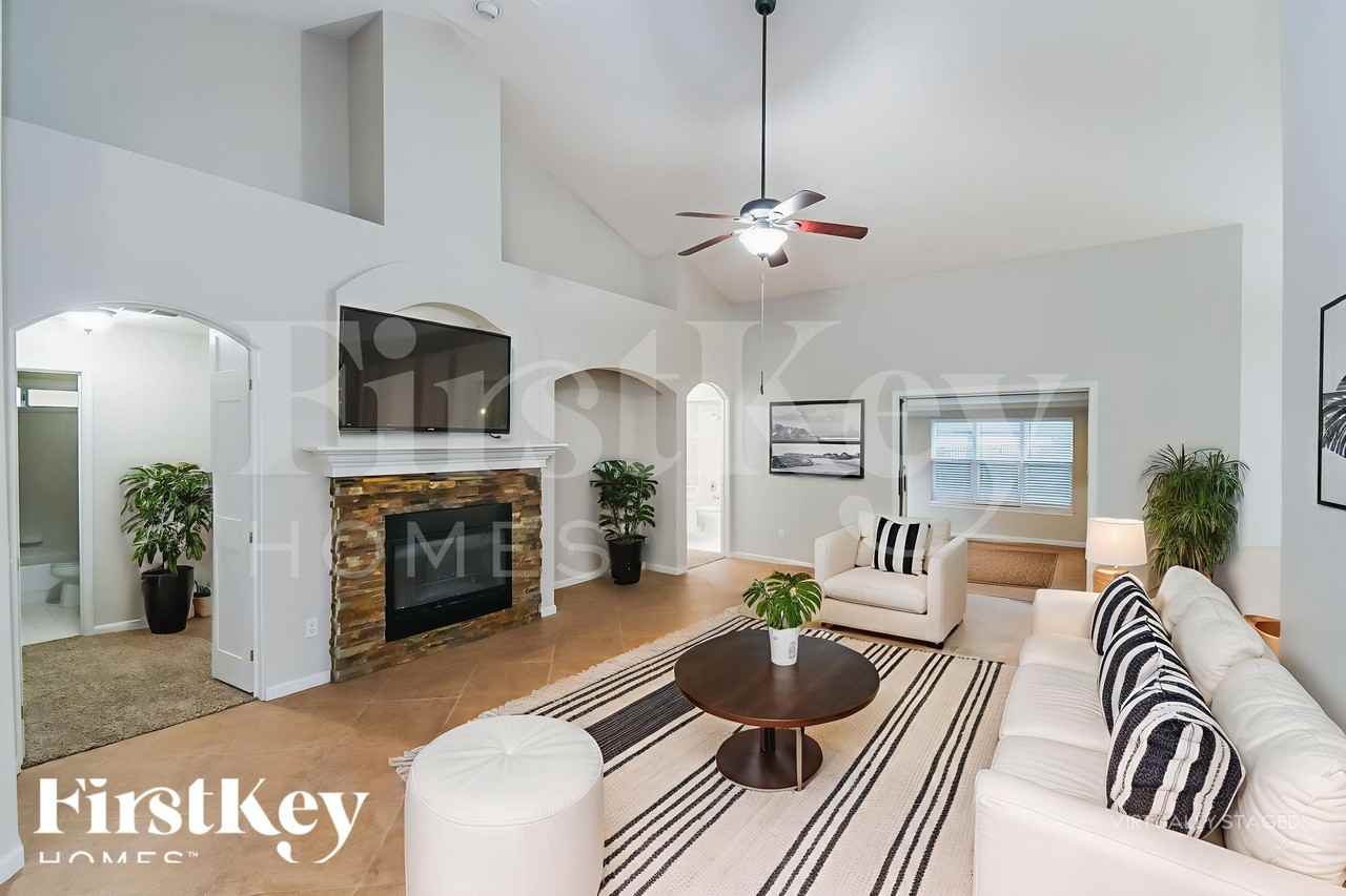 1566 Walnut Creek Drive - Photo 5 of 18