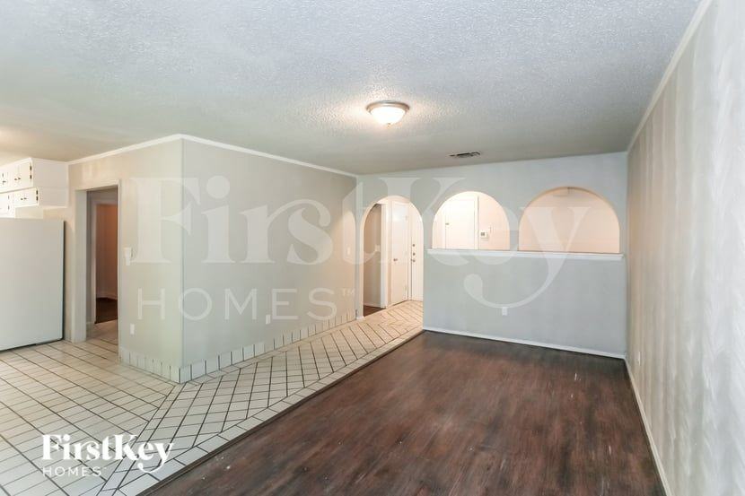 616 Pinto Ln - Photo 4 of 18