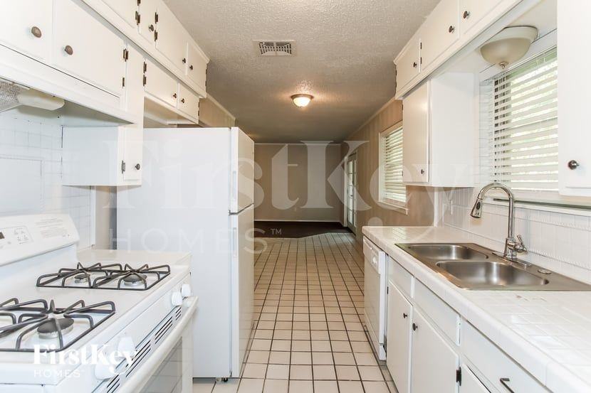 616 Pinto Ln - Photo 6 of 18