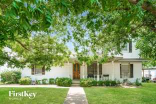 206 East 5th Street - Photo 1 of 1