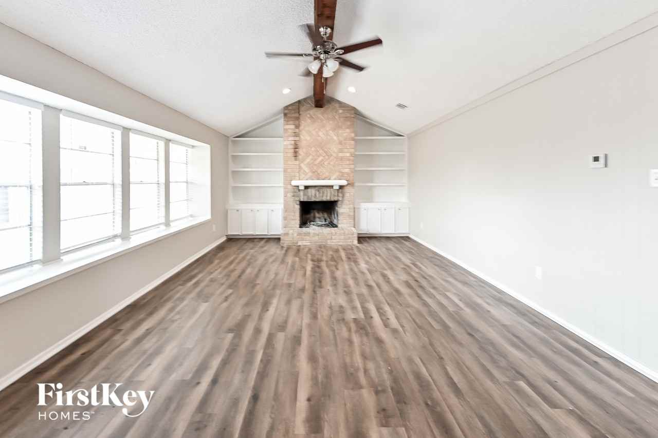 8222 Streamside Dr - Photo 2 of 15