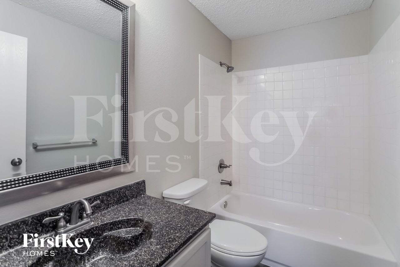 5705 Addington Dr - Photo 7 of 15