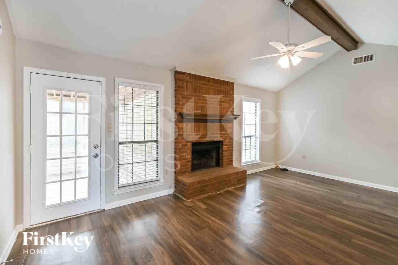 7185 Ransdorp Drive - Photo 3 of 16