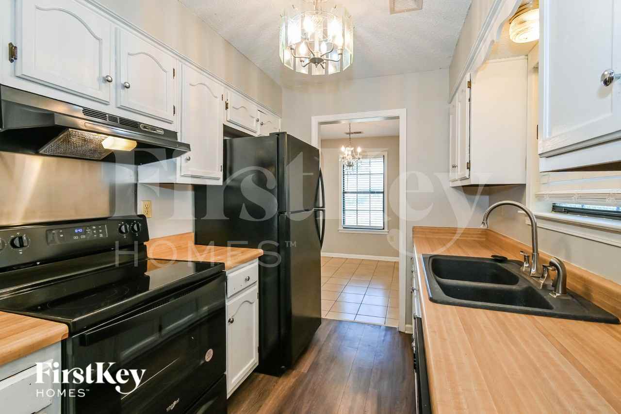 7185 Ransdorp Drive - Photo 6 of 16