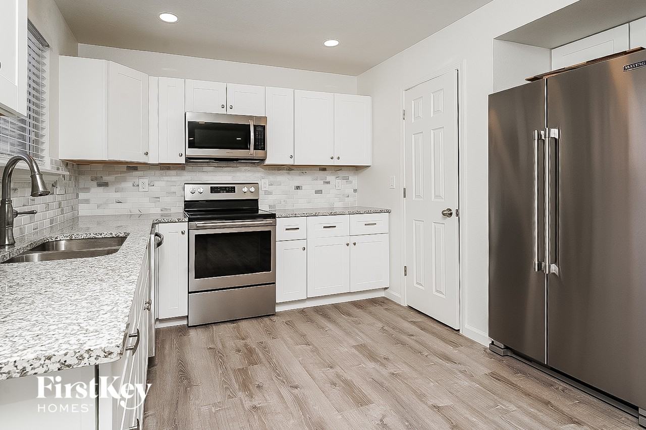 13177 Bryant Cir - Photo 5 of 13