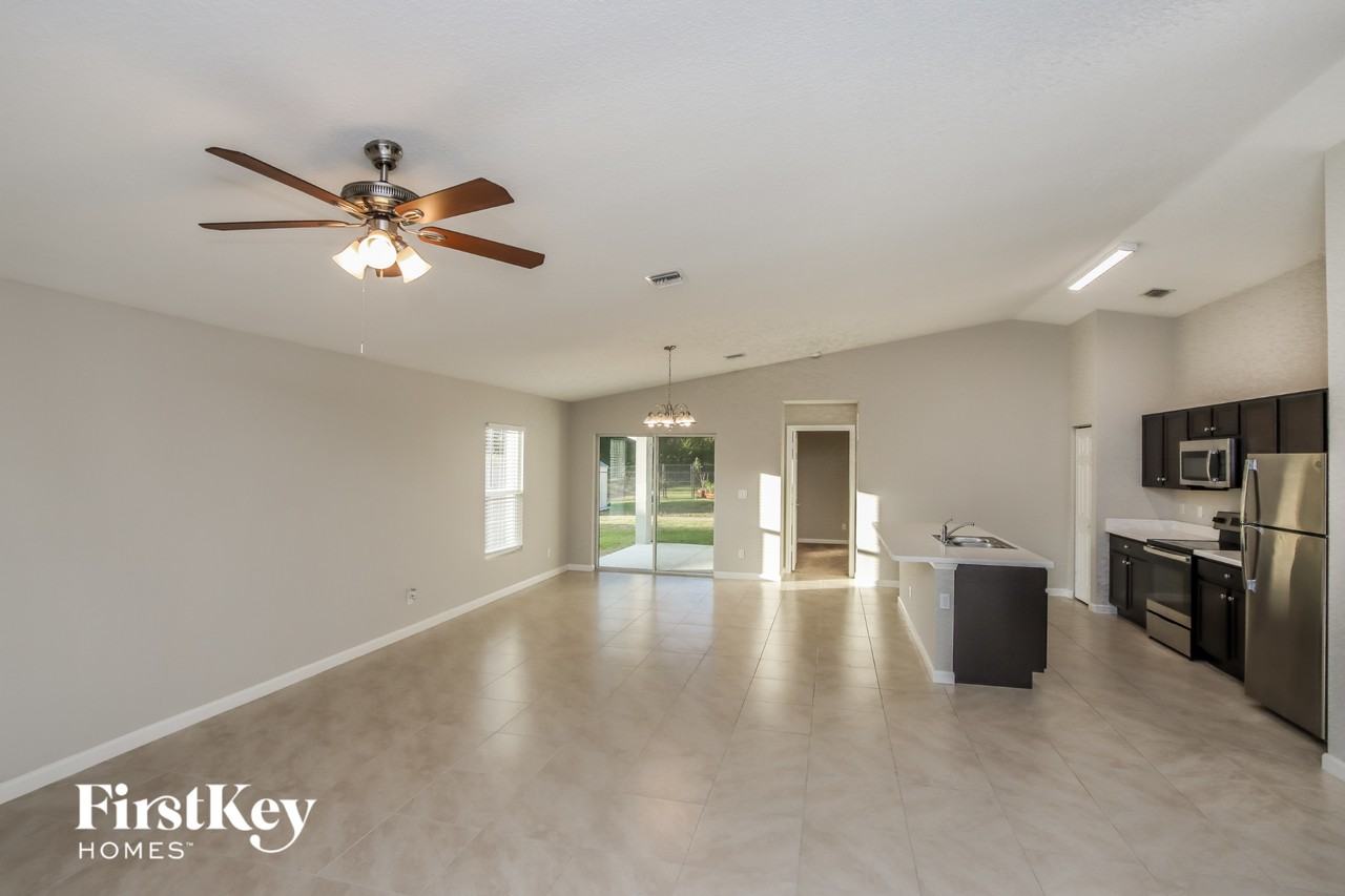 1525 Talbott St Se - Photo 3 of 15