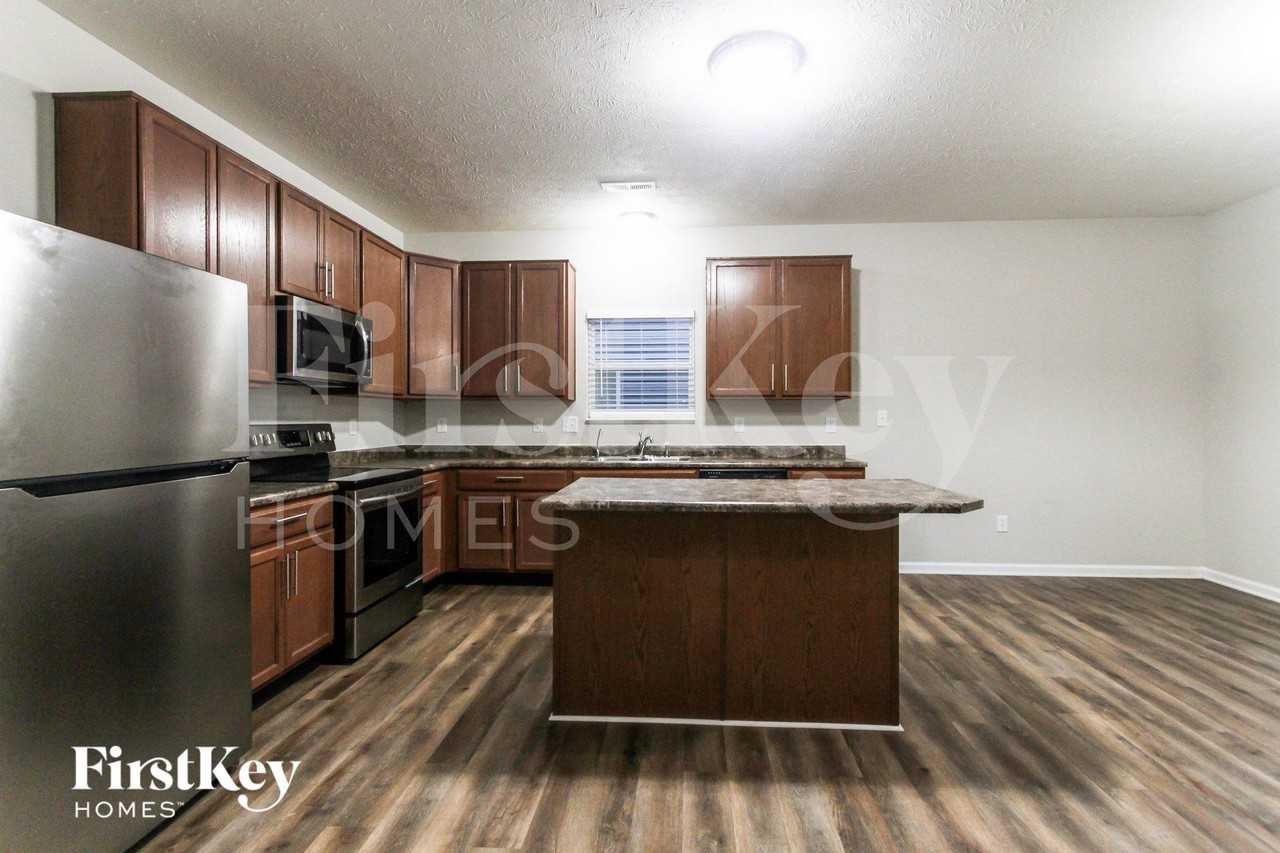 7715 Firecrest Ln - Photo 5 of 15