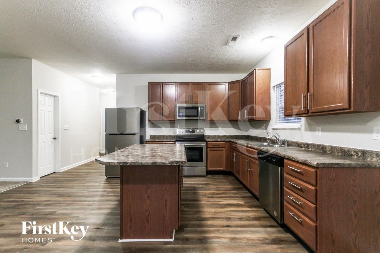 7715 Firecrest Ln - Photo 6 of 15