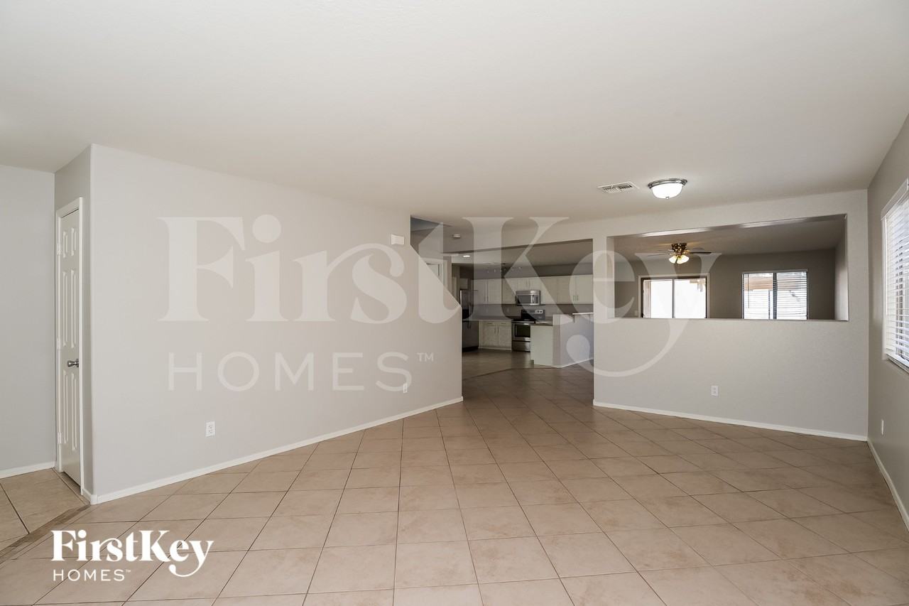 2374 East Meadow Chase Drive - Photo 4 of 15