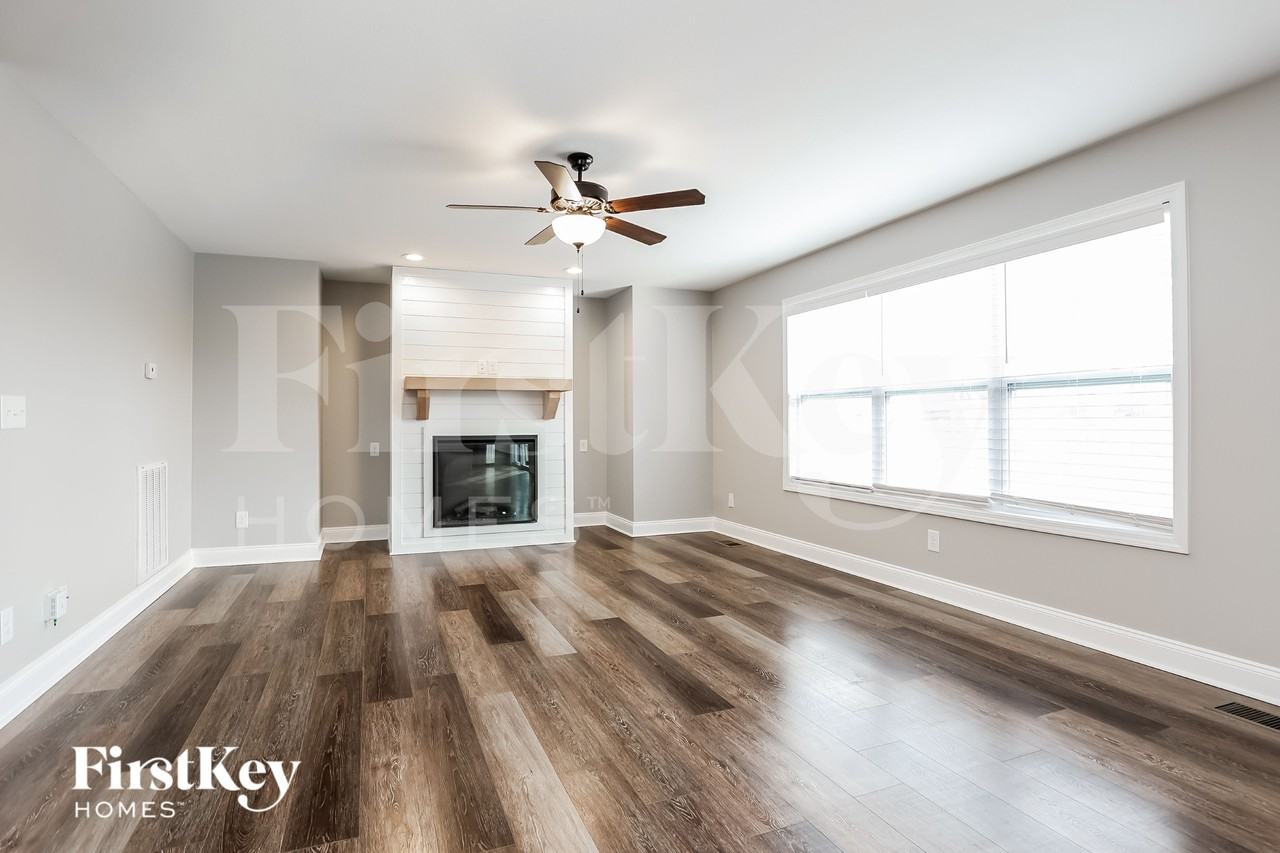 1309 Harmon Ln - Photo 2 of 15